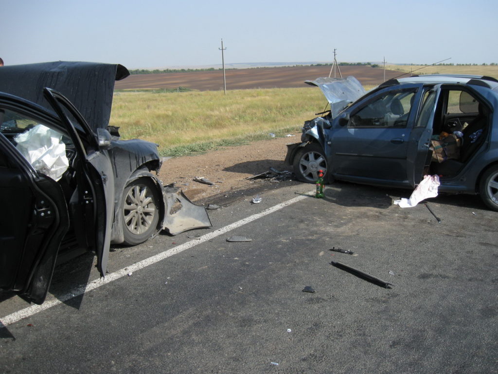 Фото аварии с семьёй священослужителя из Зубчаниновки